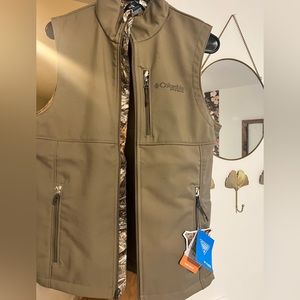Columbia PHG Vest with Camo Trim